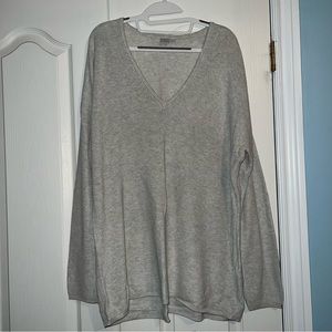 TWIK by simons long sleeve V-neck off white/cream sweater. Size L.